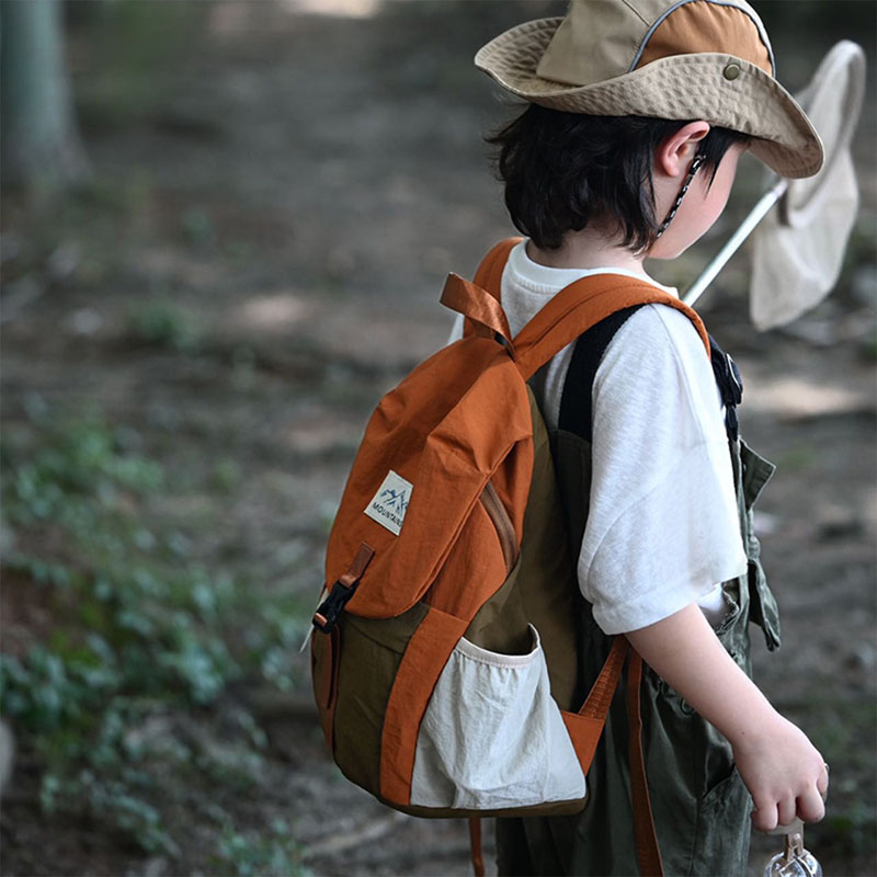 儿童超轻双肩包潮酷男女童山系背包小学生男孩外出研学旅行小书包