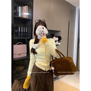 多巴胺鹅黄色撞色针织开衫女秋冬新款软糯毛衣修身打底短款上衣服