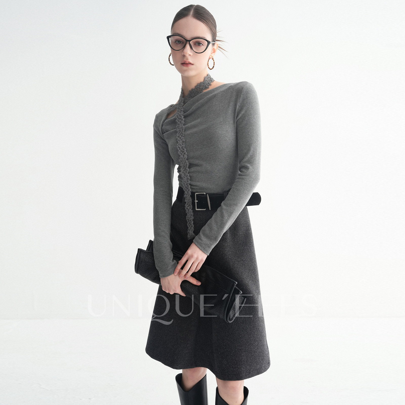 尢壹/UNIQUE'EEES【优雅狙击】设计感不规则飘带针织衫U5508301