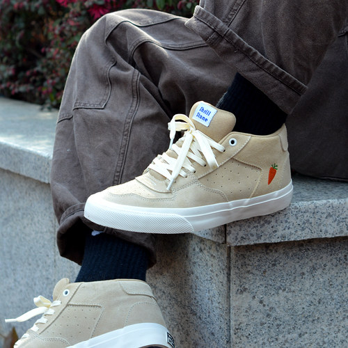 滑板鞋尖石小麦色街头美式中帮