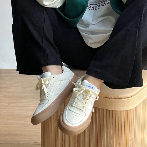 尖石小众街头复古滑板鞋米白生胶