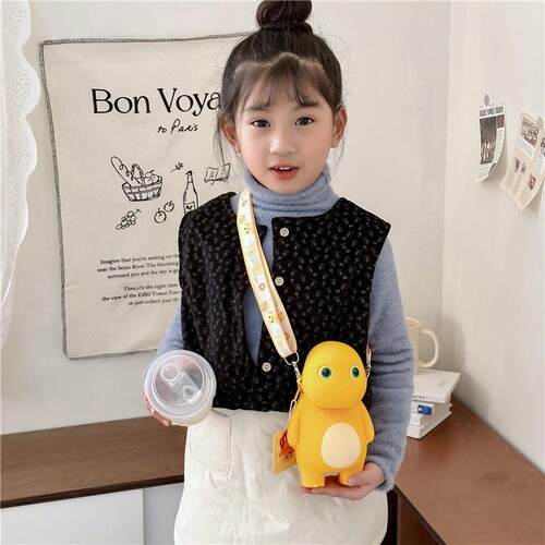 正版授权小奶龙书包ins小众二次元小学生硅胶搞怪可爱手拎斜挎包