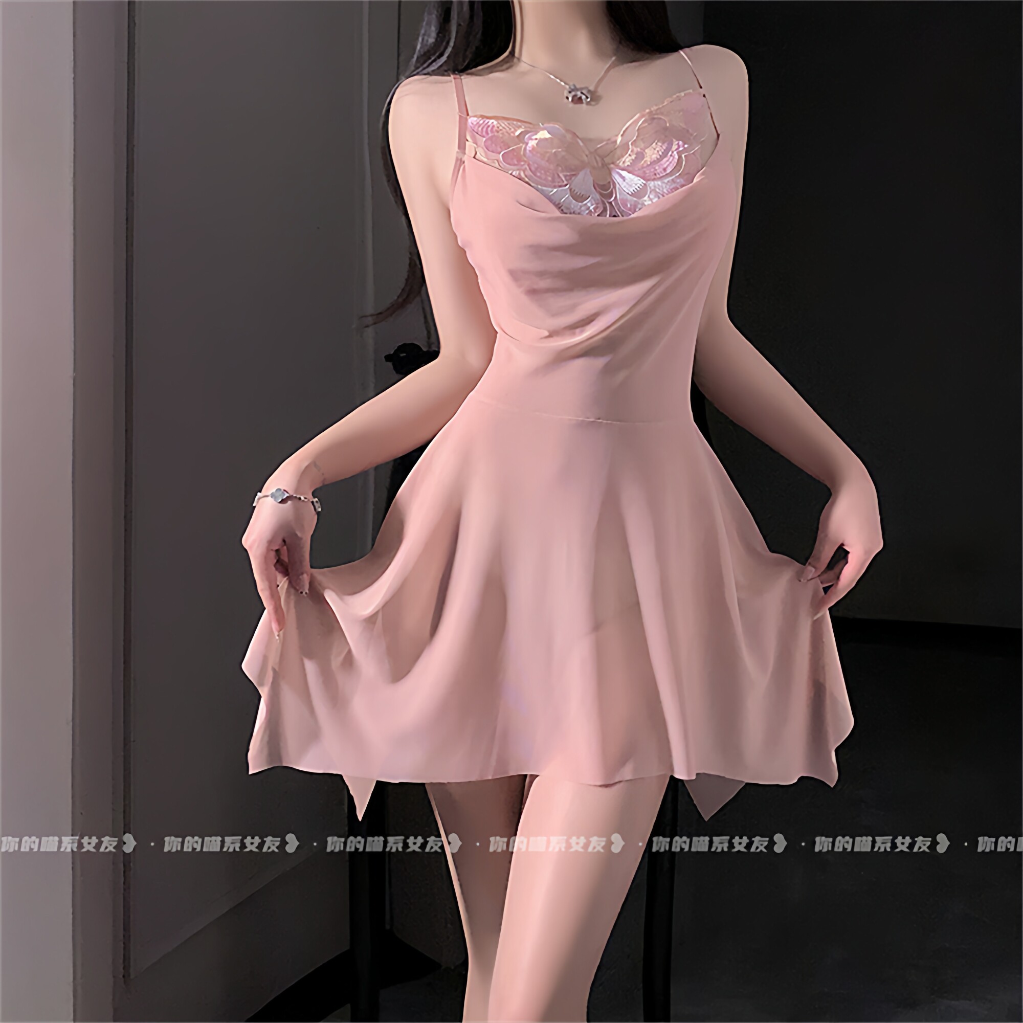 温柔甜美蝴蝶堆领少女感吊带睡裙