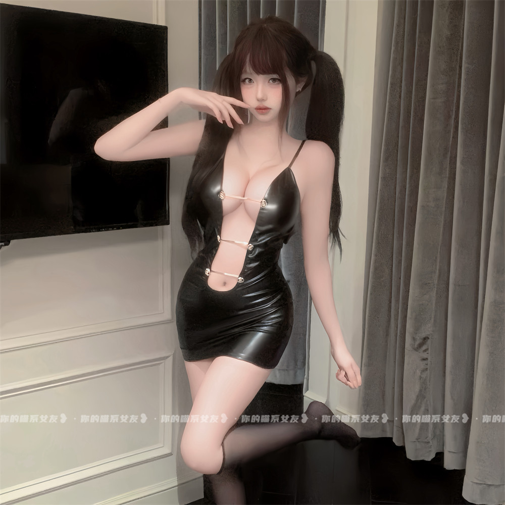 喵：星夜女郎*性感镂空漆皮吊带夜店包臀短裙女深V惹火小皮裙制服