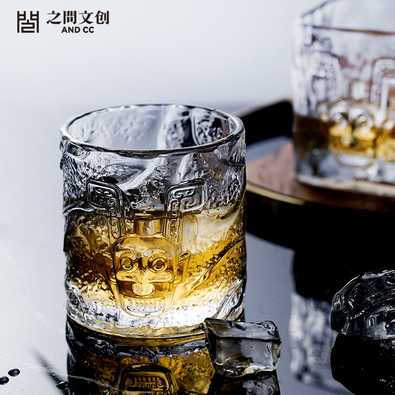 江西省博物馆双面神人水杯