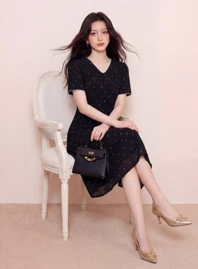 奢姿大码女装2026夏季减龄波点V领连衣裙胖妹妹度假风时尚裙子