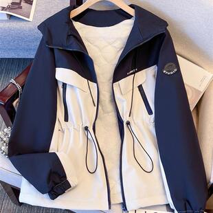 撞色连帽冲锋衣女秋冬夹棉外套2025新款 收腰显瘦小个子加厚派克服