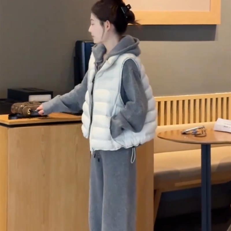 短款巨好看羽绒马甲女外穿秋冬新款2025流行爆款减龄洋气背心马夹