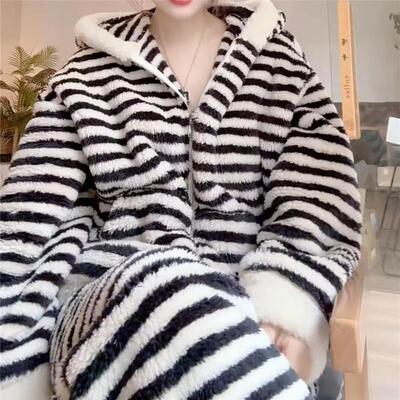 珊瑚绒毛绒绒两件套女2024冬季条纹套装家居服加厚连帽可外穿睡衣