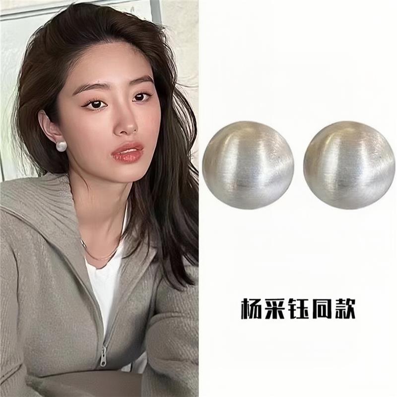 「银枝儿」磨砂蚊香盘耳夹无耳洞女圆脸耳饰耳钉金豆豆耳环方脸