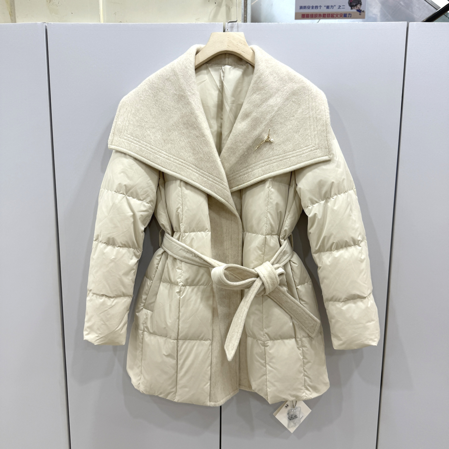 摩登风暴B2587欧洲站2025冬羊毛呢大翻领系带收腰气质小个羽绒服