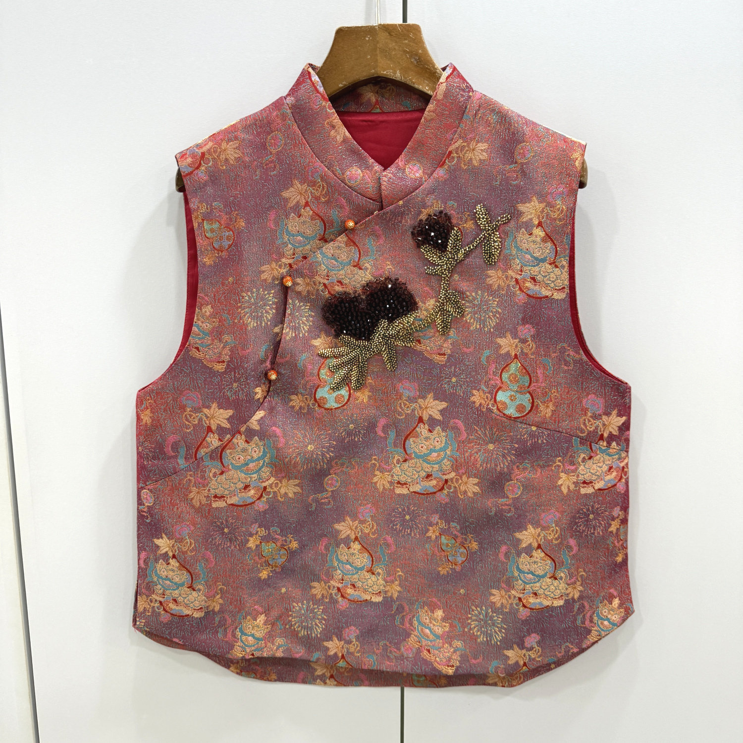 JD767欧洲站26春斜门襟盘扣立领重工钉珠刺绣花人丝提花国风马甲,女装/女士精品,上衣,淘宝优惠券,粉丝福利购,淘宝优惠卷