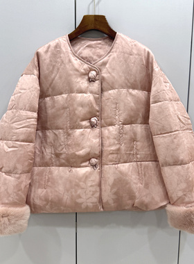 08166B欧洲站25冬订花朵三粒扣复古提花水貂毛袖口圆领短装羽绒服