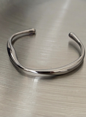 钛钢手镯冷淡风手镯素圈简约几何异形赛博朋克高级感手链男女手环