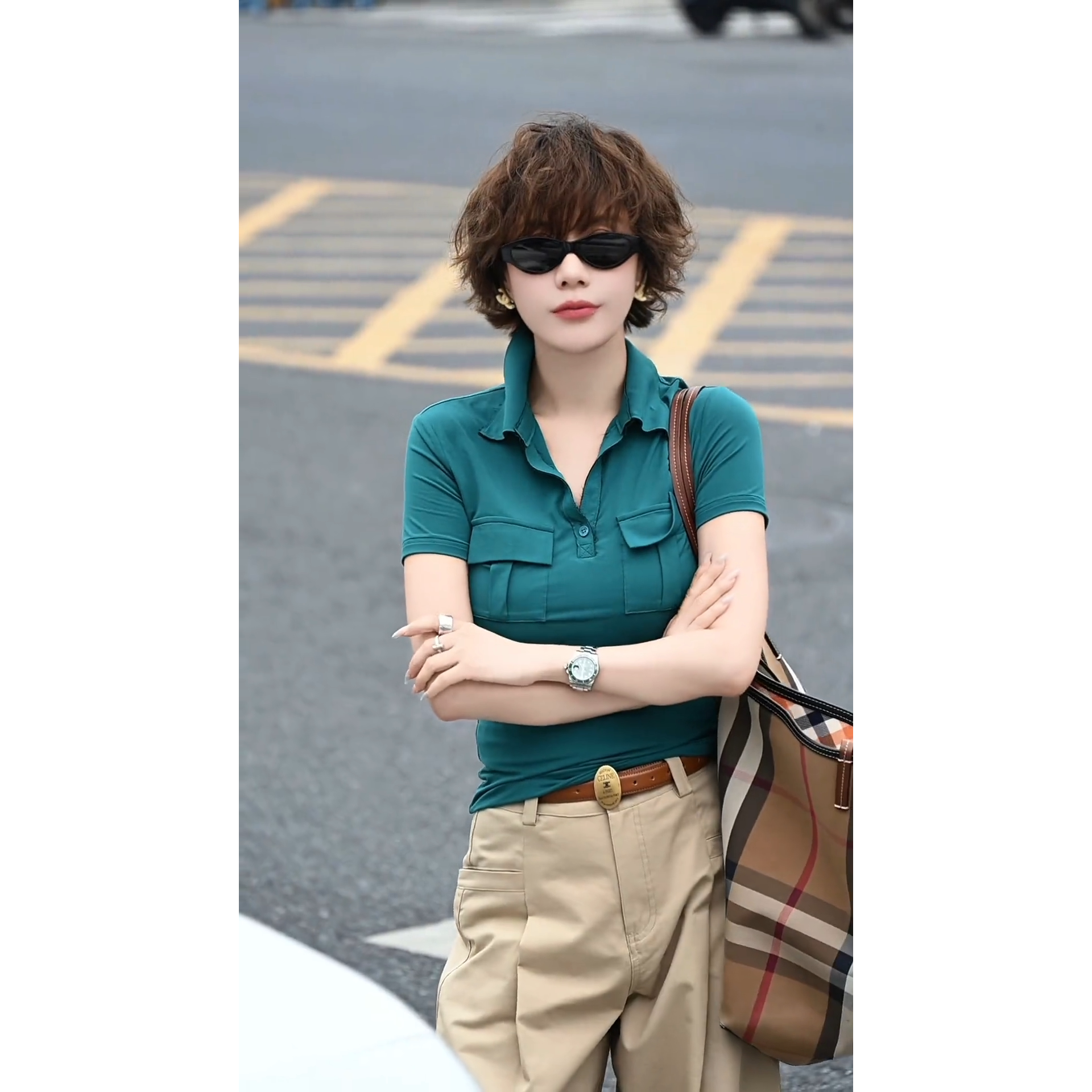 通勤风翻领双口袋短袖T恤女领口磨毛百搭显瘦上衣2026新款内搭衫