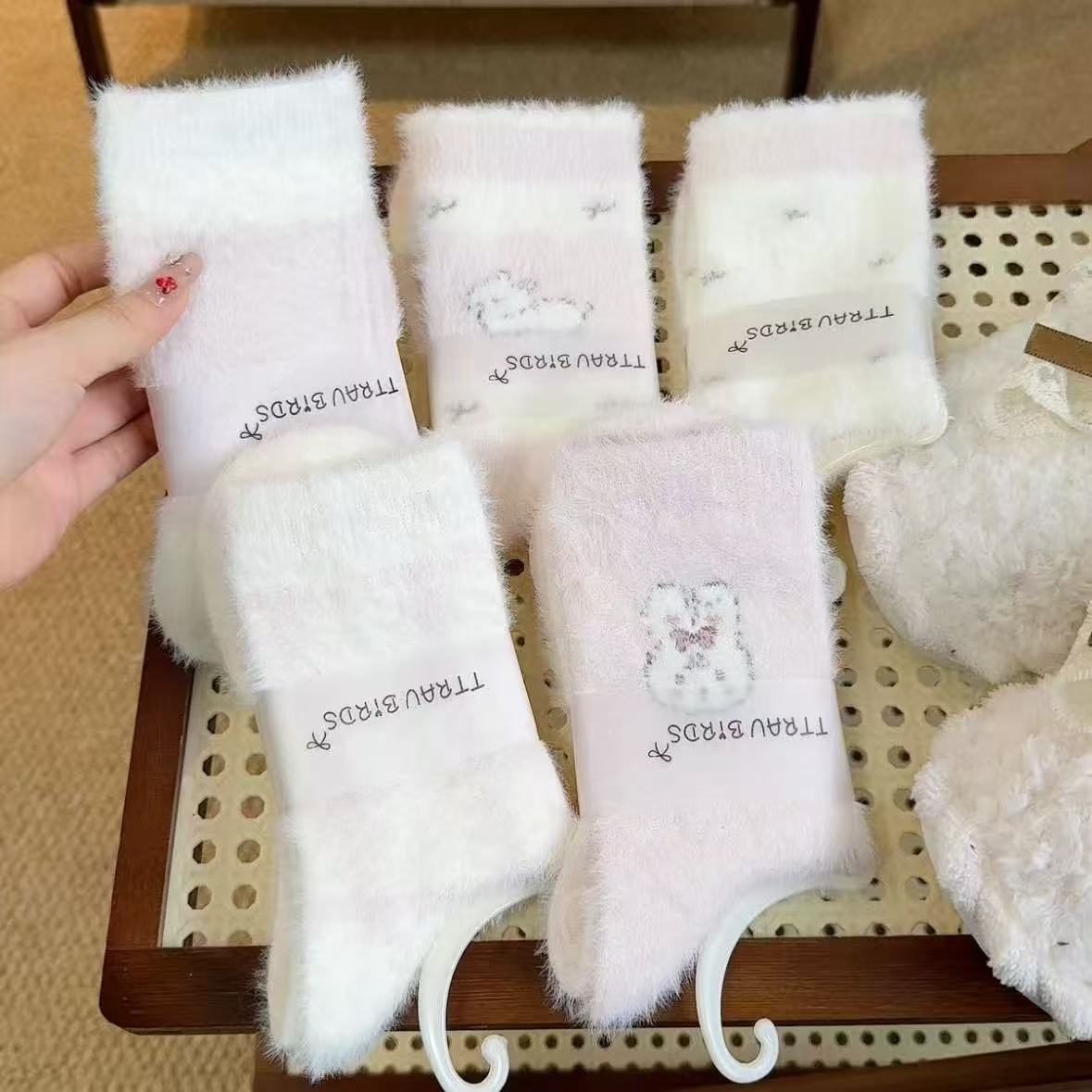 软huhu的粉色小兔~水貂绒袜子