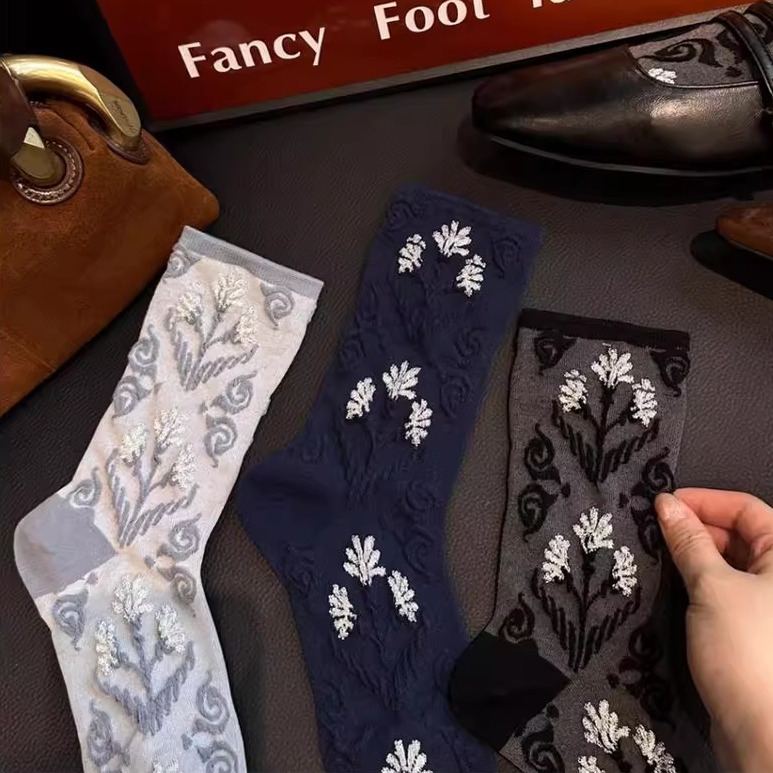 秋冬覆古民族风潮流浮雕中筒袜
