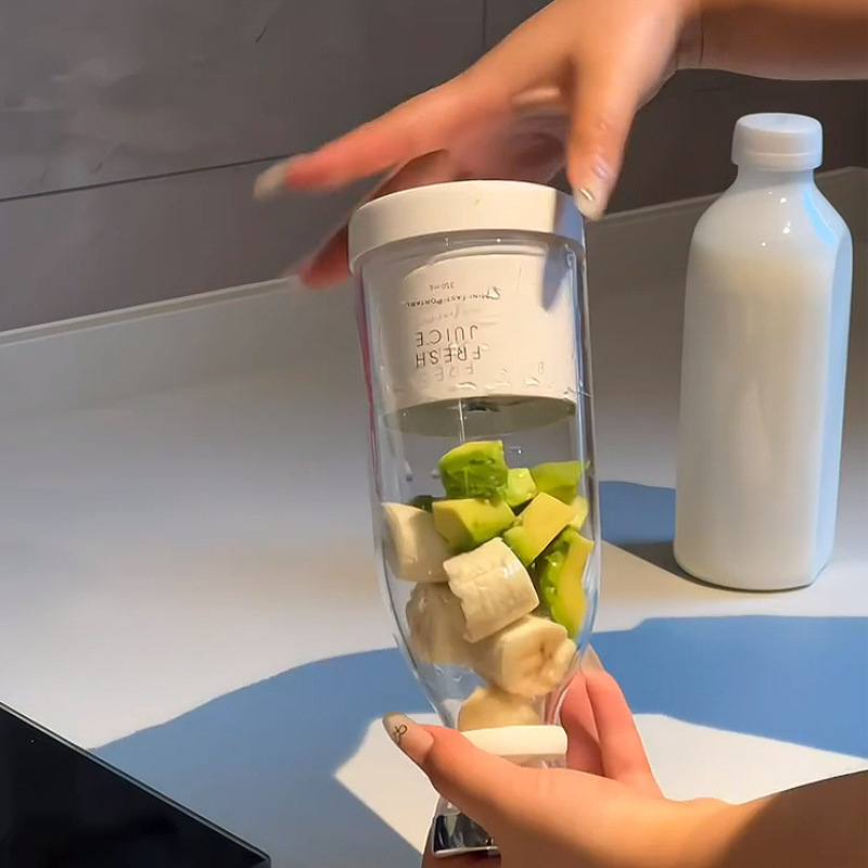 果汁榨汁杯迷你2024新款自动小型便携式水果蔬菜石榴榨汁机无