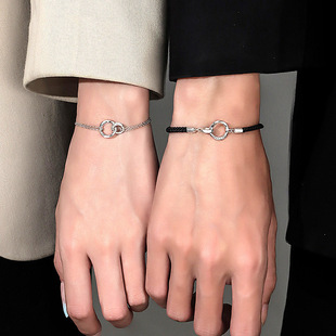 情侣手链一对高级感莫比乌斯环环相扣情侣手链小众设计感手环