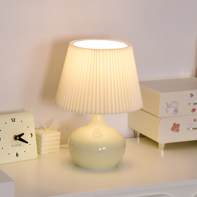 奶油风百褶台灯卧室床头柜灯高级感轻奢2025年新款复古氛围小夜灯