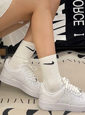 Nike Air Force 1 AF1 女款复古轻便防滑低帮休闲板鞋 DD8959-100