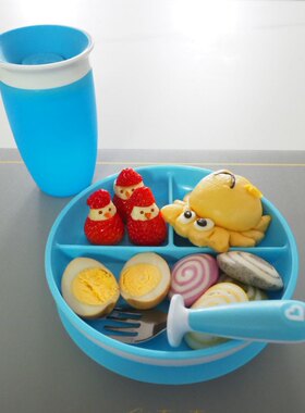 满趣健小清新色系婴儿童分隔吸盘餐盘附不锈钢叉烧套装辅食餐具