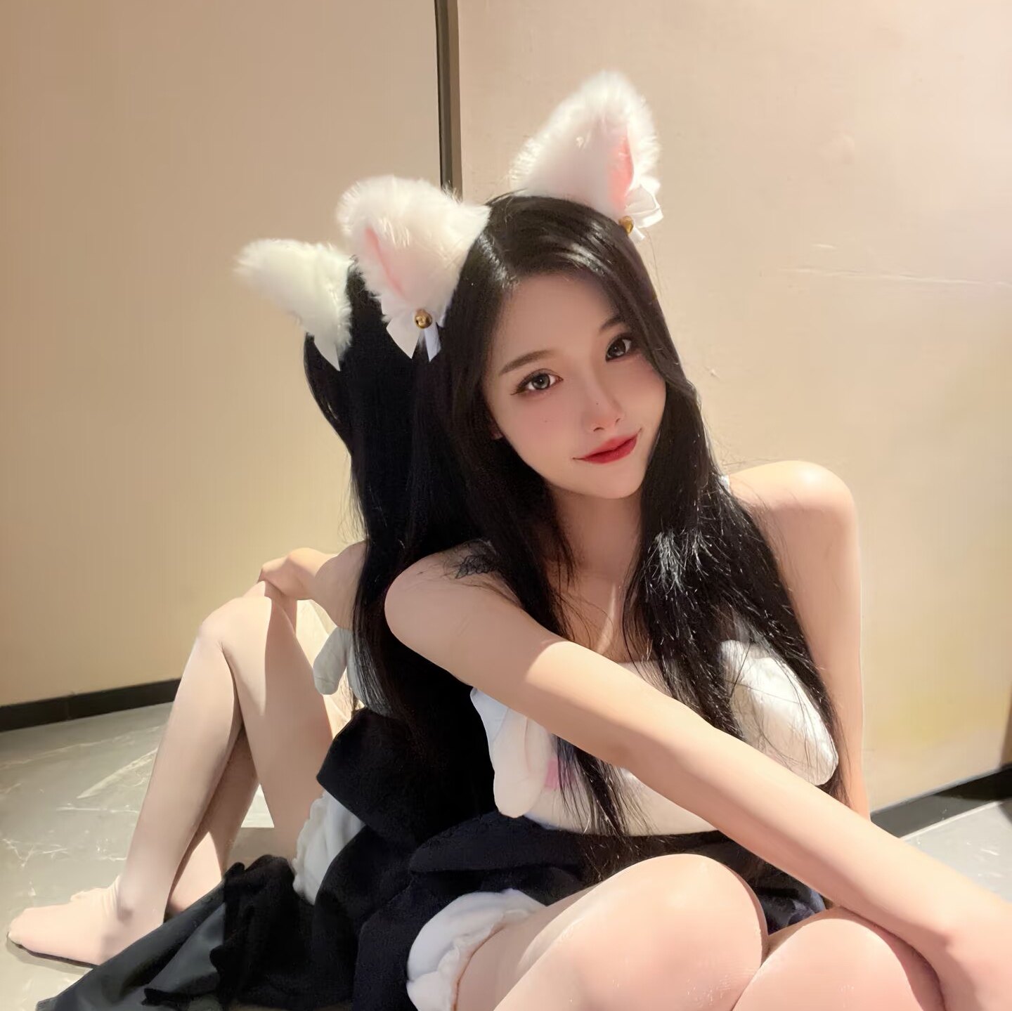 白色铃铛毛绒猫耳朵发箍拍照道具万圣节头饰cosplay搭配装饰头箍