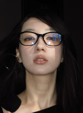 2025新款老钱风素颜猫眼黑框近视镜防蓝光周也迪丽热巴同款cindy