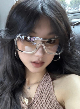 复古亚裔辣妹风Y2K墨镜女日系动漫水银色太阳镜高级网感户外骑行