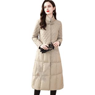 茗思中长款轻薄羽绒服女冬季2025新款国风中式盘扣刺绣白鸭绒外套