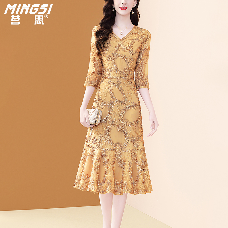 气质优雅绣花V领正式场合连衣裙