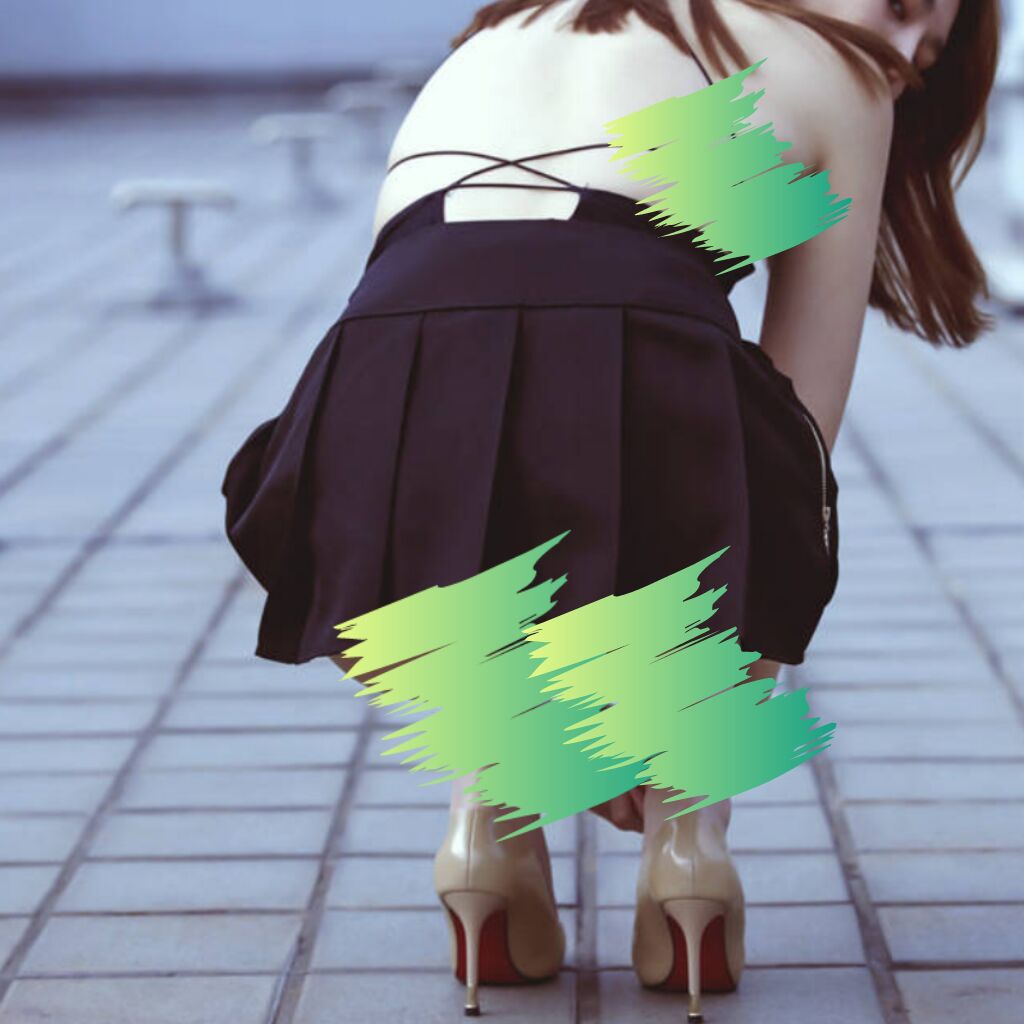 性感拉链开叉心机露出百褶短裙