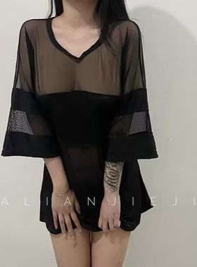 新露出任务心机性感真空无内衬黑色拼接连衣裙女大码短袖透视T恤