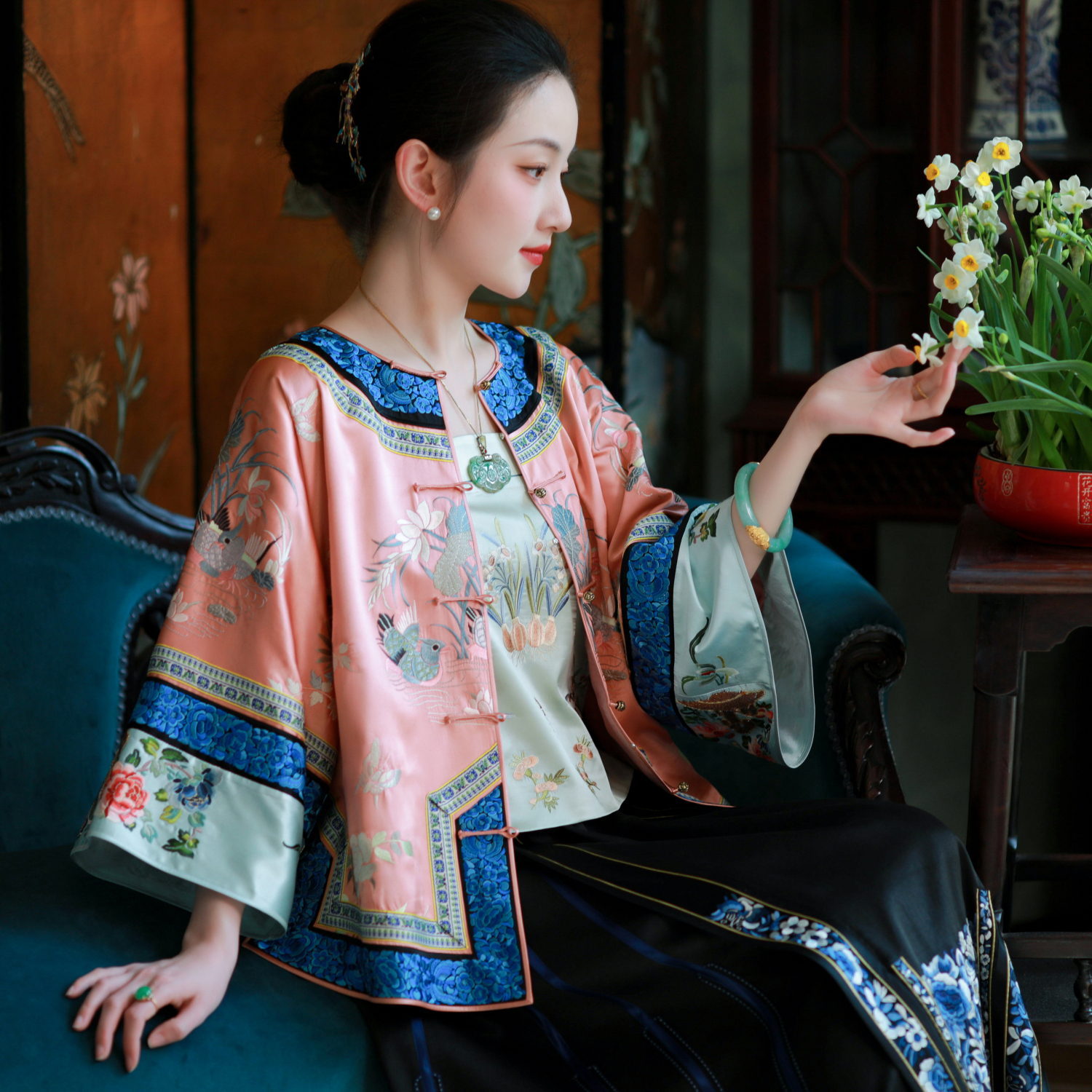 花间并羽丨一城风絮丨绣花上衣女