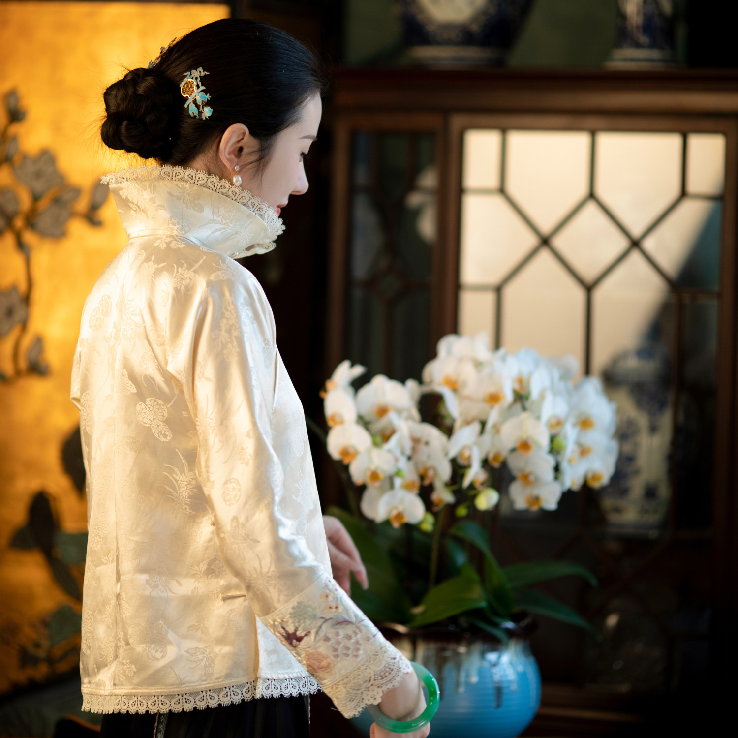 晴芳解语丨一城风絮丨提花缎绣花挽袖元宝领蕾丝花边复古上衣,女装/女士精品,上衣,淘宝优惠券,粉丝福利购,淘宝优惠卷