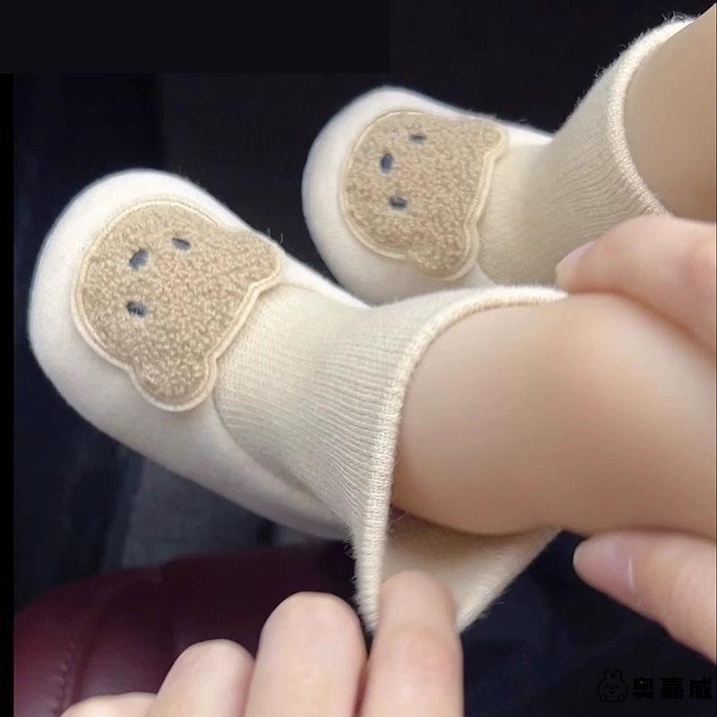 婴儿鞋冬季加绒加厚新生儿春秋宝宝鞋袜软底