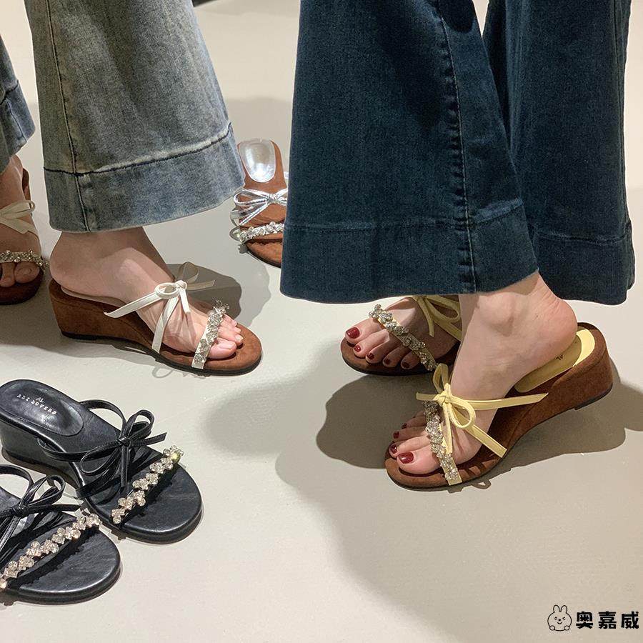 坡跟水钻蝴蝶结高级感一字拖鞋女2025年秋季新款度假高跟气质凉鞋,女鞋,时装凉鞋,淘宝优惠券,粉丝福利购,淘宝优惠卷