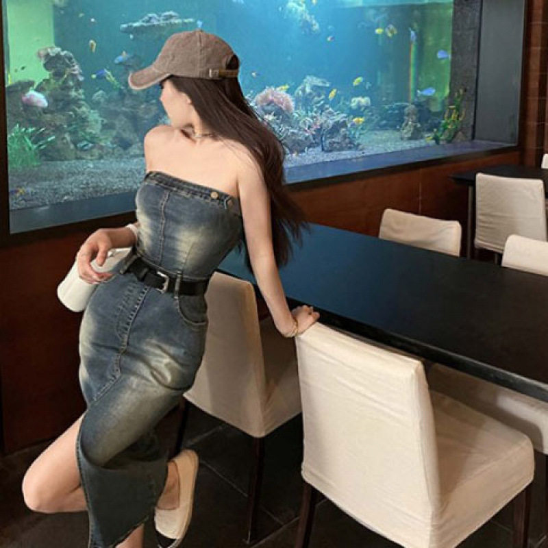 辣妹性感一字肩抹胸牛仔连衣裙女夏季修身显瘦气质收腰开叉包臀裙