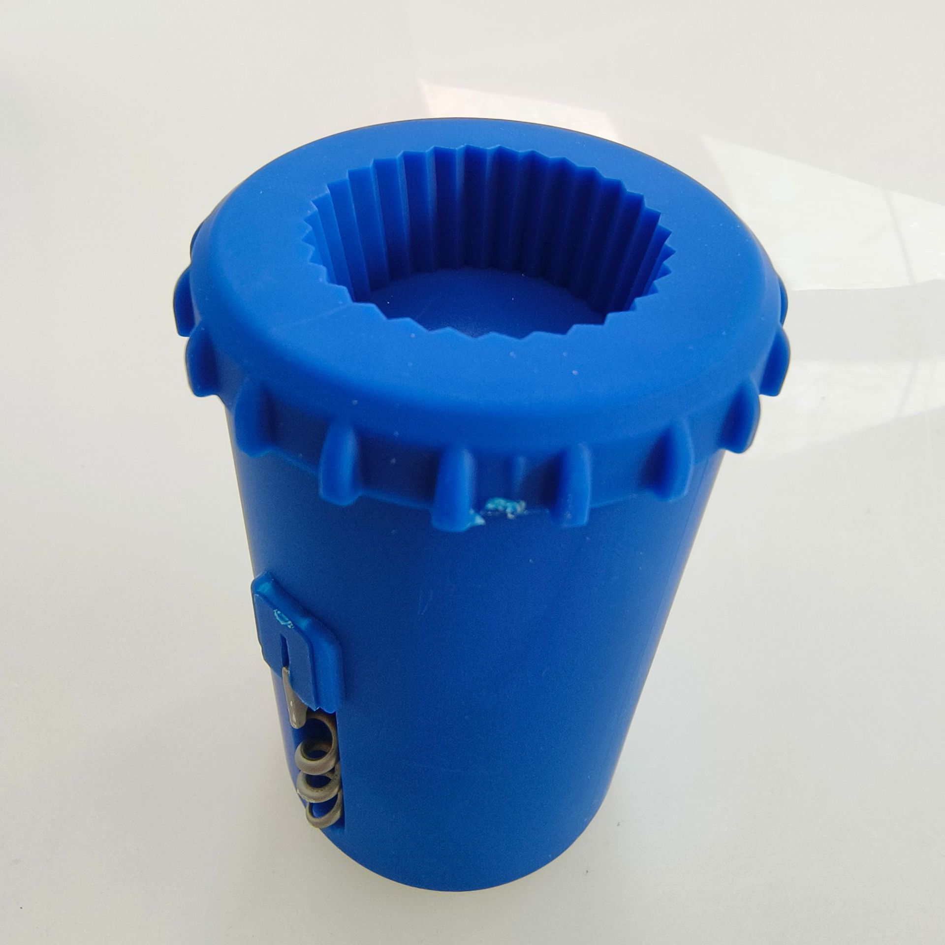 三合一多功能磁吸按压开瓶器新颖设计适用塑料瓶盖软木塞红酒啤酒