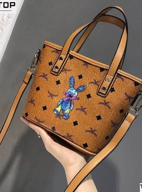 2019 spring and summer Bunny bag slanting shoulder bag, tour