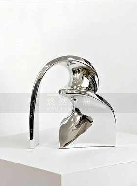 现代极简扭转丝带摆件客厅书房卧室电视柜样板间售楼处桌面饰品