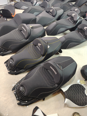 本田ADV350坐垫改装 个性外观坐垫加软改善前滑个性刺绣自定义DIY