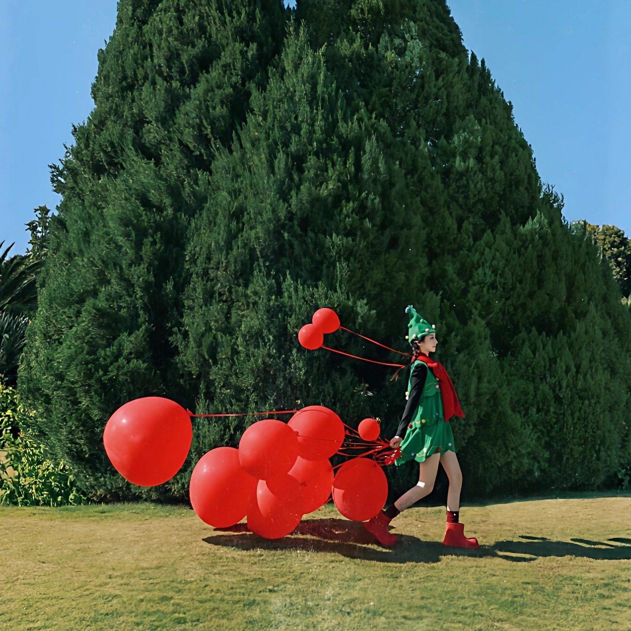 新年拍照红色气球元旦跨年出片拍摄道具一人拍公园氛围感场景布置