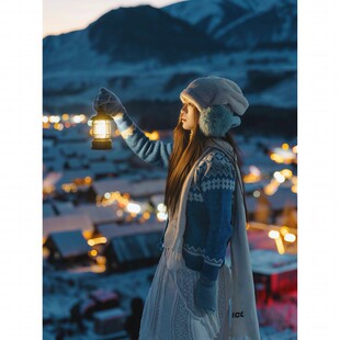 新疆雪景拍照出片神灯阿勒泰蓝调时刻手提氛围感发光阿拉丁神灯
