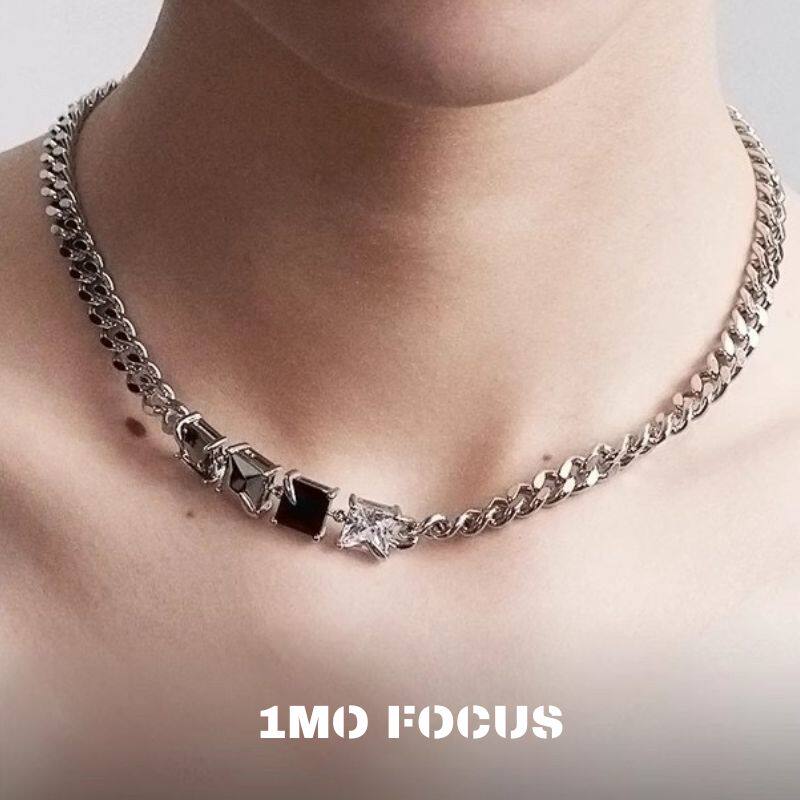 “非黑即白”中性锆石项链