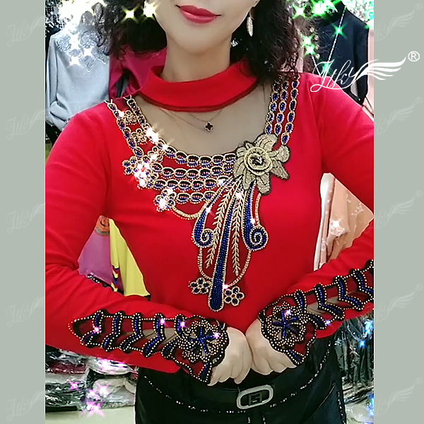 百搭简约休闲拼接烫钻刺绣T恤女