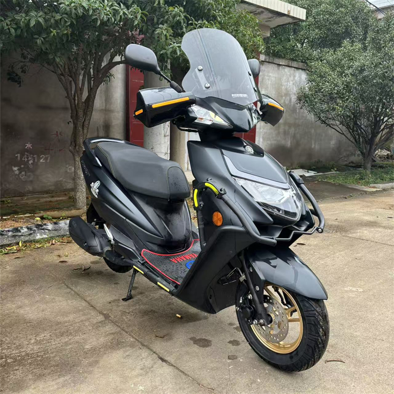 新款电喷雅马哈赛鹰GT125CC踏板车男女款燃油代步外卖省油摩托车