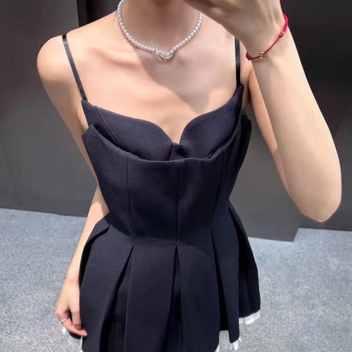 明星同款千金风百褶吊带连衣裙