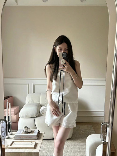 高腰蕾丝拼接短裤宋妍霏同款减龄