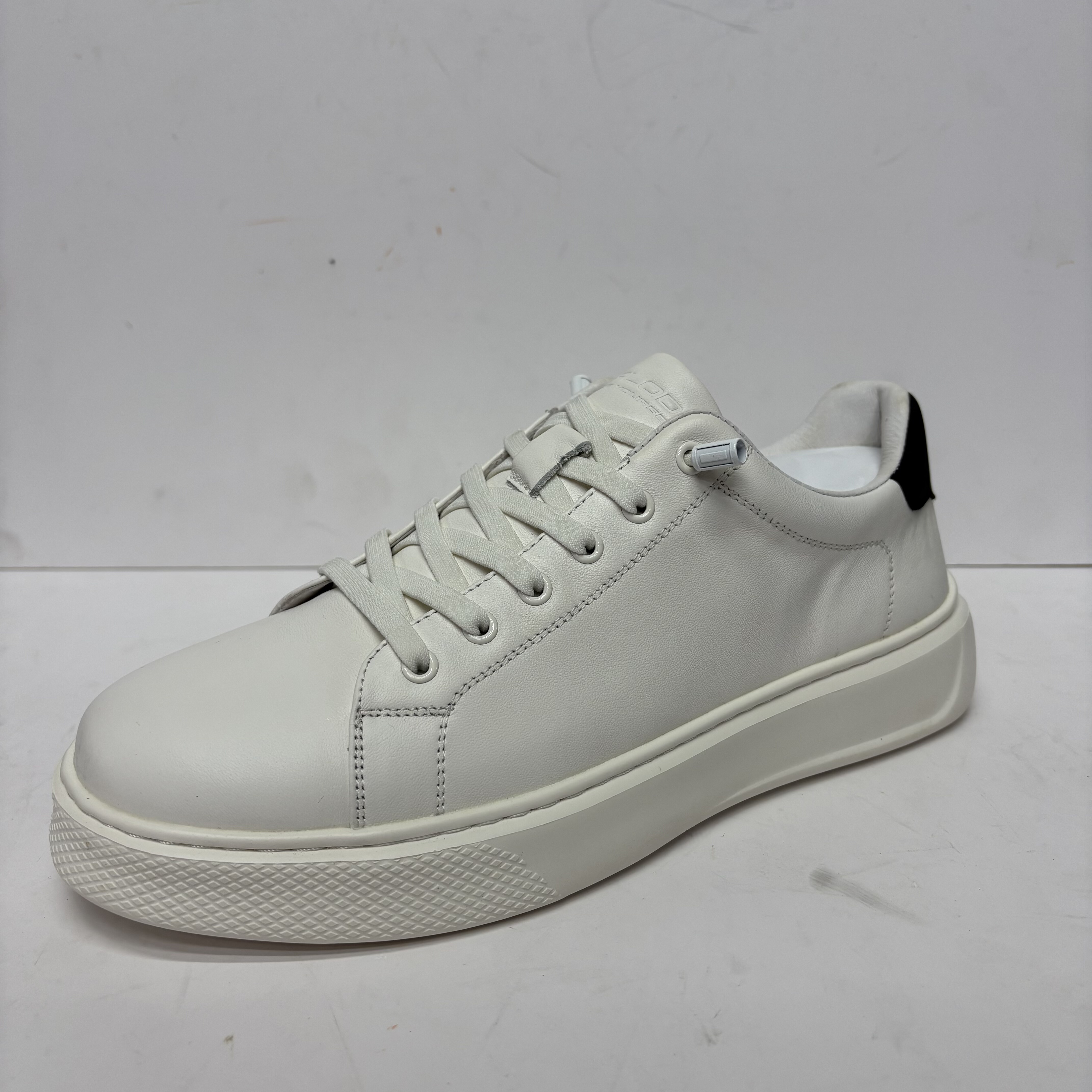 0152白色头层牛皮发泡大底手工上线白色板鞋男士